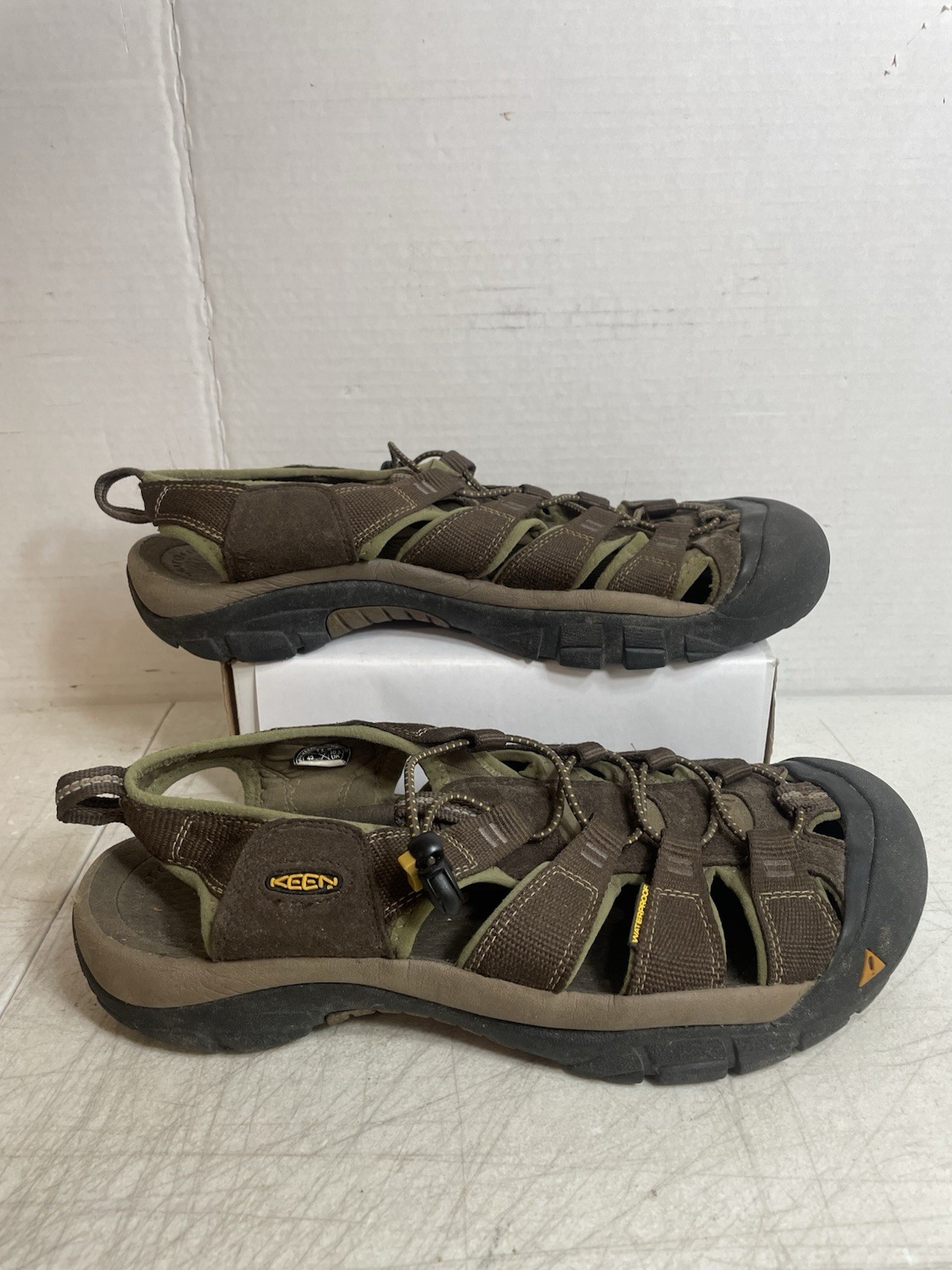 Keen Scarpe da acqua sandali da trekking uomo taglia 11 5 finiture marrone e verde.