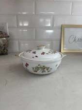 Ardalt Lenwile Oven To Table Cookware Berries & Butterflies Covered Dish