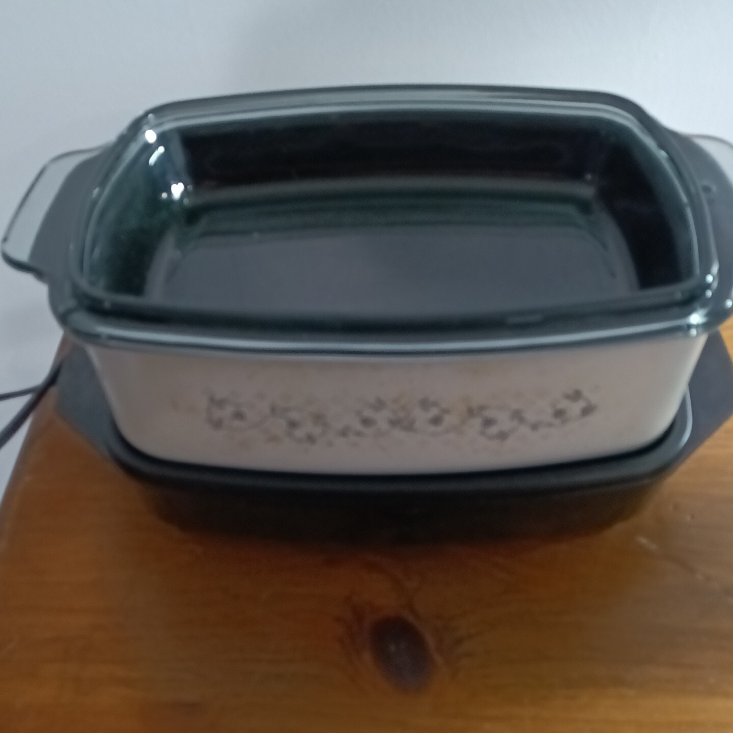 Vintage West Bend Slow Cooker 6 Quart with Griddle Base Off White W
