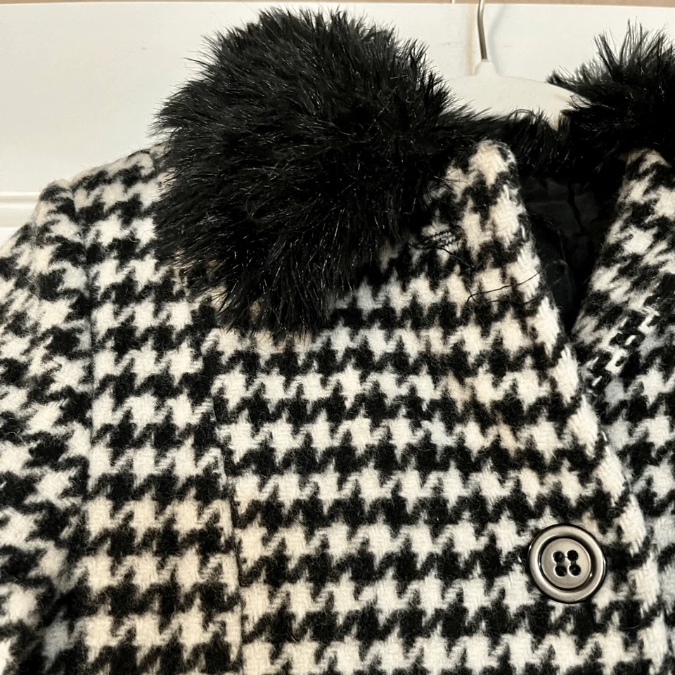 KC Collections Junior’s Large Houndstooth Black White Peacoat Faux Fur Collar - Image 4 of 4