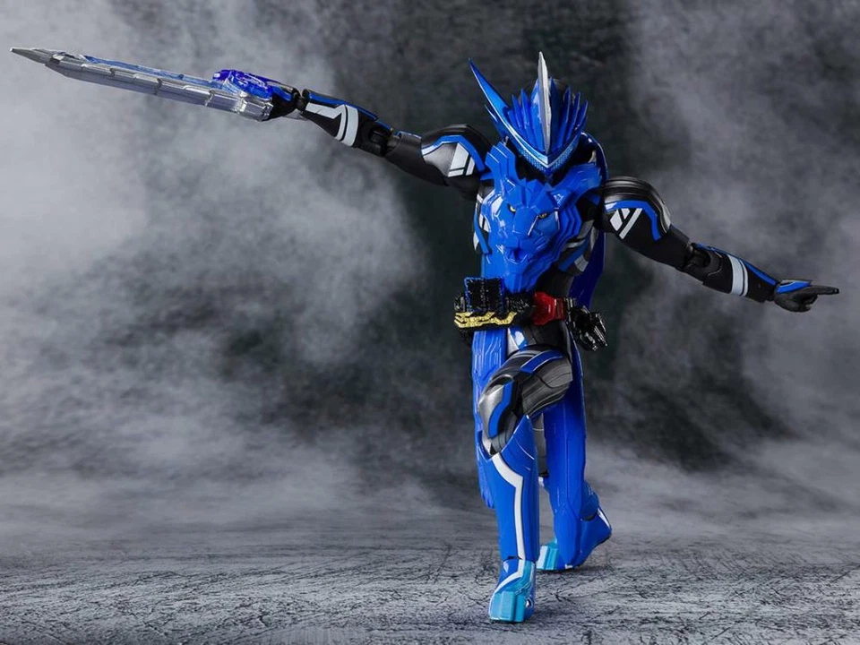 Bandai S.H. Figura de acción Figuarts Masked Saber Kamen Rider Blades Lion Senki Foto 3 de 4