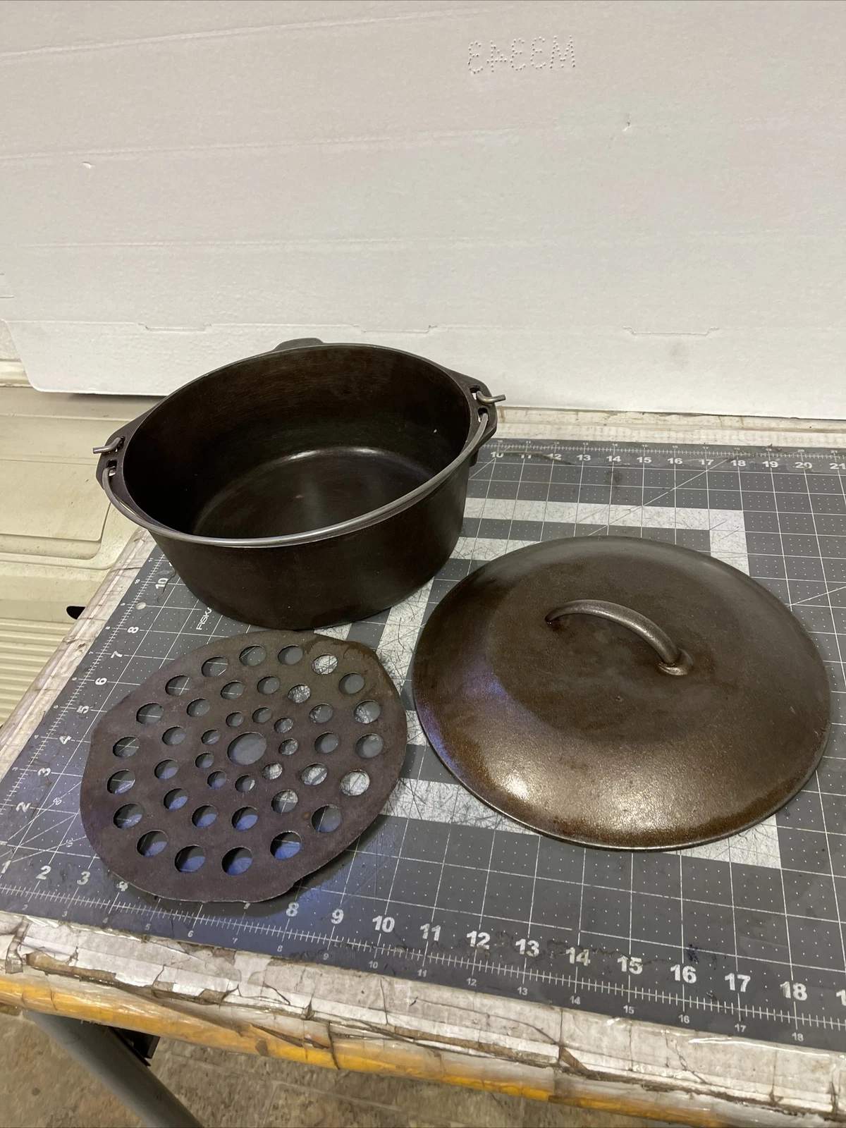 VINTAGE UNMARKED #8 10x4 CAST IRON DUTCH OVEN POT WITH TAPERED LID (mm124
