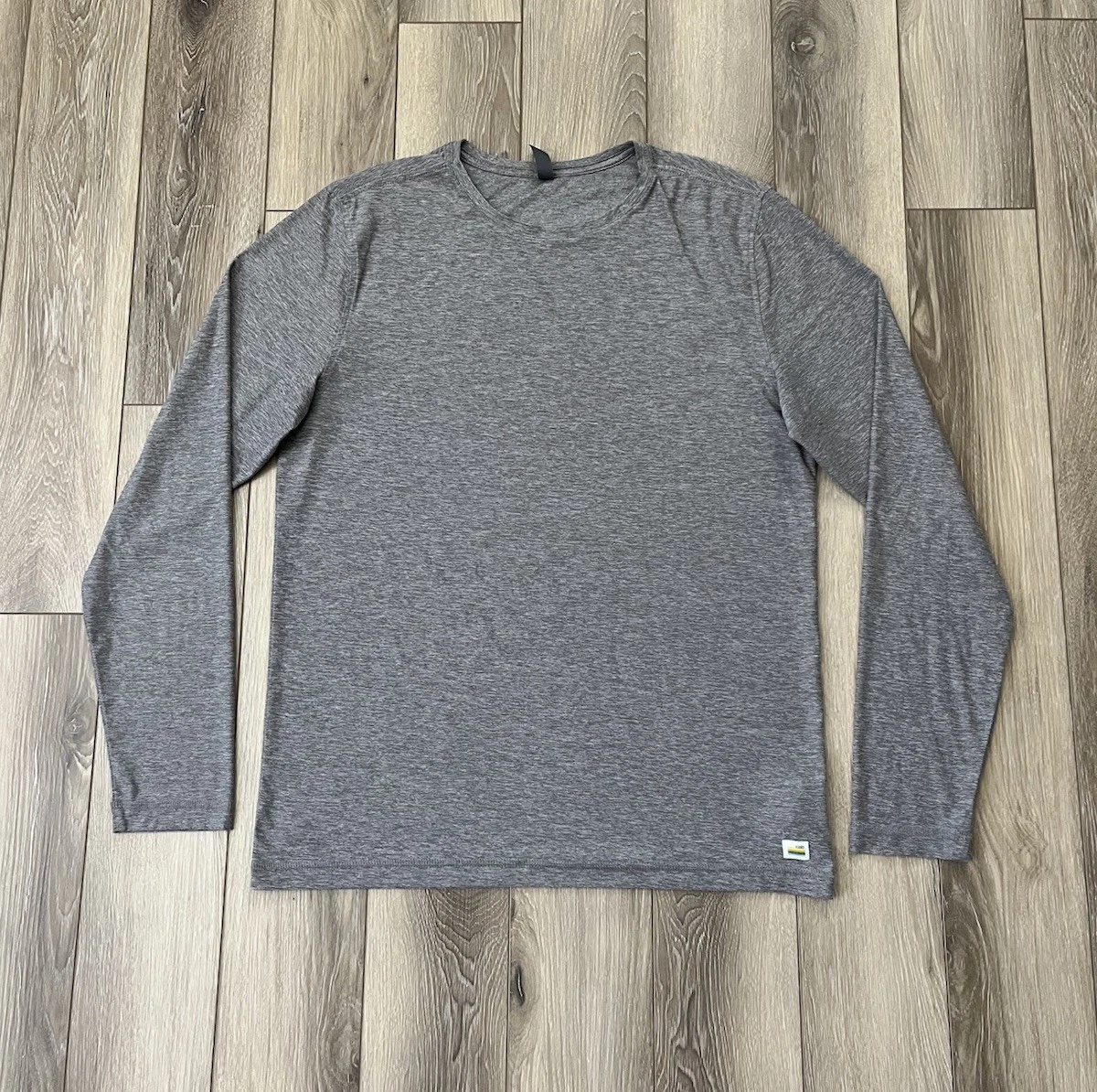Vuori Long Sleeve Shirt Mens Sz M Gray V178 Current Tech Tee Crew Neck Heathered
