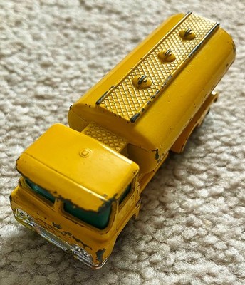 Vintage Huskey Guy Warrior Shell Tanker 1/64 Scale Metal Made in Great Britain