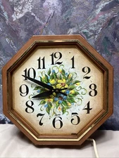 Vintage Spartus Floral Wall Clock · 1970s Retro Cottagecore Home Decor USA#elf