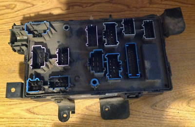 2005 2006 2007 Ford F250 SUPER DUTY FUSE JUNCTION BCM BOX RELAY  6C3T-14A067-AD