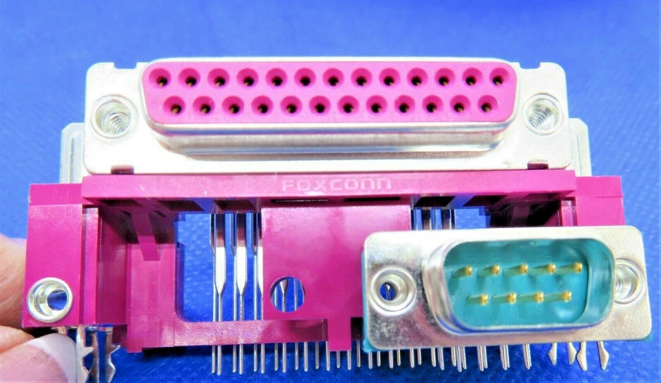 DM11352-PZ8 FOXCONN D SUBMINIATURE CONNECTOR *NEW* - Image 3 of 4