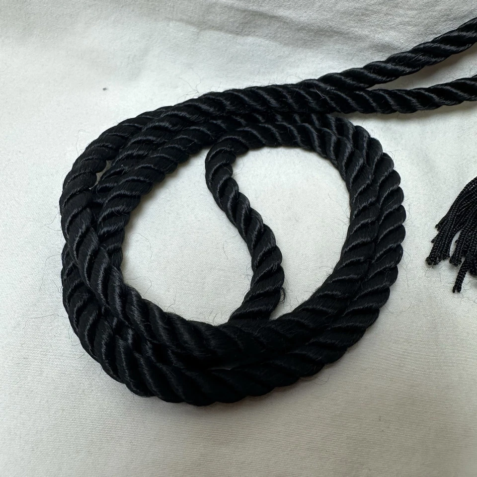 Bolso Bandolera Lord and Taylor Vintage Años 80 Negro Texturizado Pequeño Cuerda Borla Foto 3 de 4