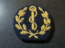 Altes Mützenabzeichen - FRANZÖSISCHER  SANITÄTSOFFIZIER - handgestickt