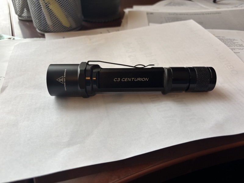 SureFire C3 Centurion Black Handheld Flashlight w/ Clip A003678 batteries includ