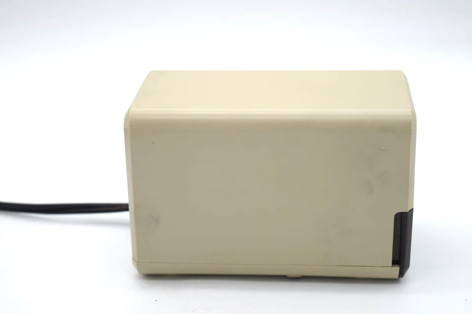 Afiador de lápis elétrico vintage BOSTON modelo 18 feito nos EUA testado e funcionando - Imagem 3 de 4