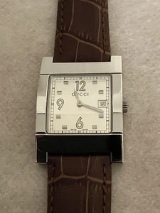 Montre Gucci 7700M Argent Homme QZ Bracelet Cuir Neuve Fonctionne Occasion