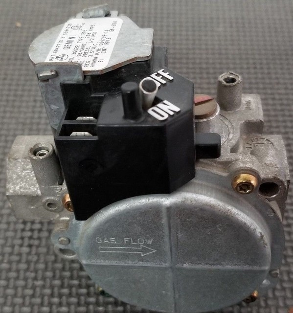 WHITE RODGERS GEMINI GAS VALVE 36G22 203 C6476911 (7120)V18 AP eBay