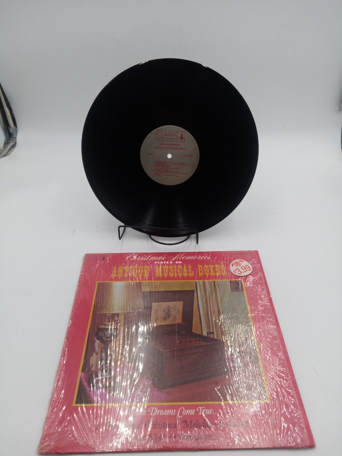 BOXDG32 Christmas Memories Played On Antique Musical Boxes  Classic Christmas