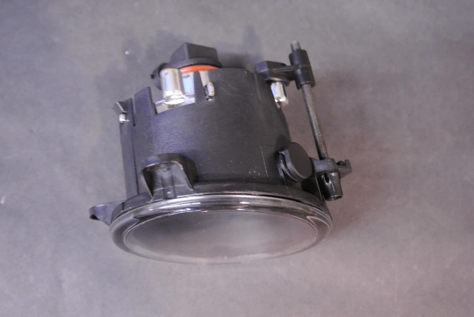 FOG Lamp Assembly Right for 2003-2009 LAND ROVER LR3/SPORT/Discovery (XBJ000080) - Image 3 of 4