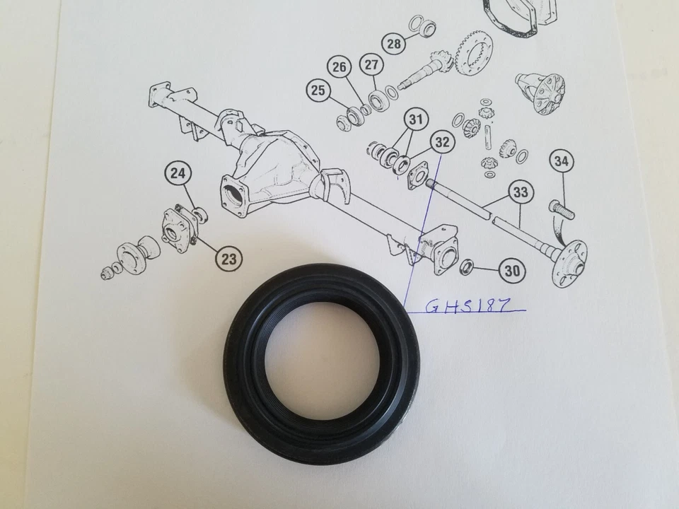 Juego de juntas de eje trasero exterior Triumph TR7 y TR8 (genuino) con transmisión de 5 velocidades Foto 2 de 4