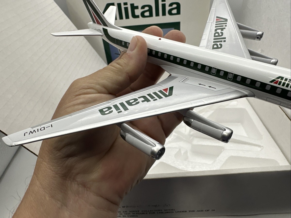 Alitalia DC-8-62-H I-DIWN 少々難あり www.JetCollector.com: Alitalia DC-8-62 w/stand I-DIWY 1:200