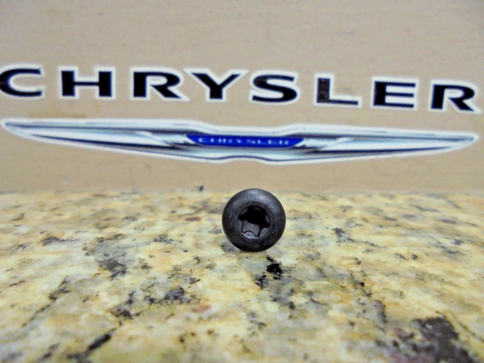 11-24 Jeep Wrangler 05-11 Dodge Dakota Cerradura Puerta Trasera Tornillo Fábrica Mopar Foto 3 de 4