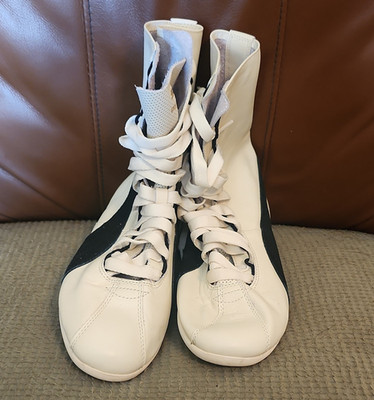 PUMA  Womens Puma Eskiva Hi boxing boots White/Black US 10