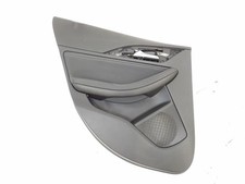 Porte arrière et accessoires Infiniti Q30