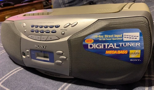 Vintage Sony CFD-S26 AM/FM Radio CD Cassette Recorder Boombox Mega Bass Tested