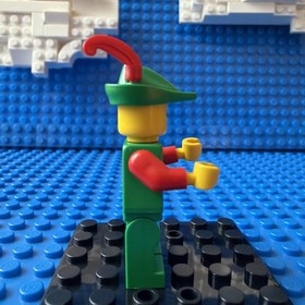 LEGO MINT Forestman Minifigure Red PLUME/Arms 6066 Camouflaged Outpost 