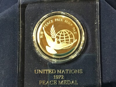 1972 United Nations Peace Medal with Stand Franklin Mint Sterling