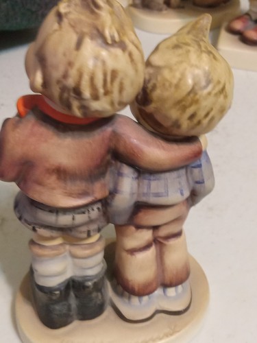 Hummel Figurine - Boys with Books - Picture 5 of 6