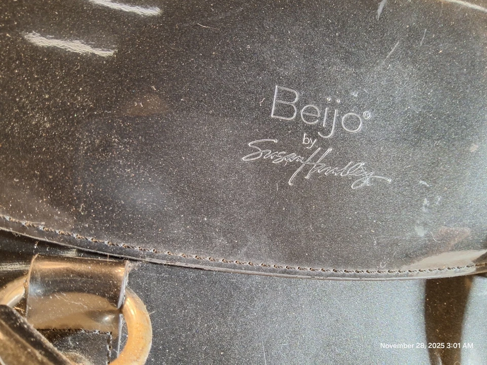 Bolso de mano Beijo charol negro Foto 3 de 4