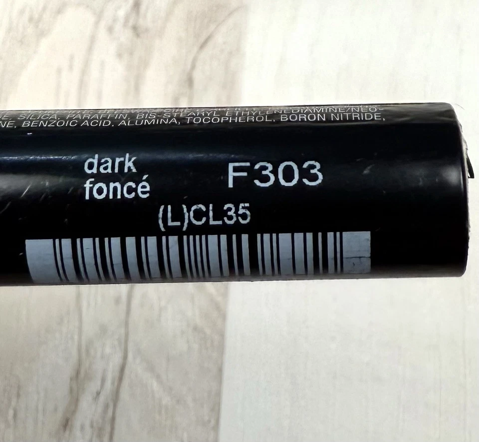 AVON 2g 0.07oz Ideal Impecable PALO CORRECTOR F303 Oscuro Nuevo en Paquete NUEVO Descontinuado Foto 2 de 2