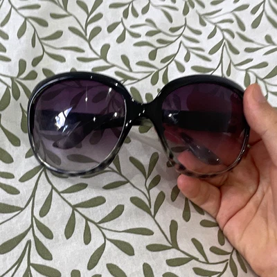 Dior Women’s Oversized Sunglasses Black Plastic Frame Purple Tinted Lens - Image 1 of 4