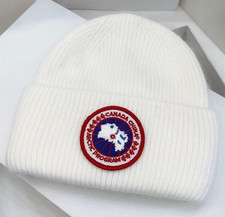2026 CANADA GOOSE Couple's Knitted Hat for Winter Warmth and Versatile Matching
