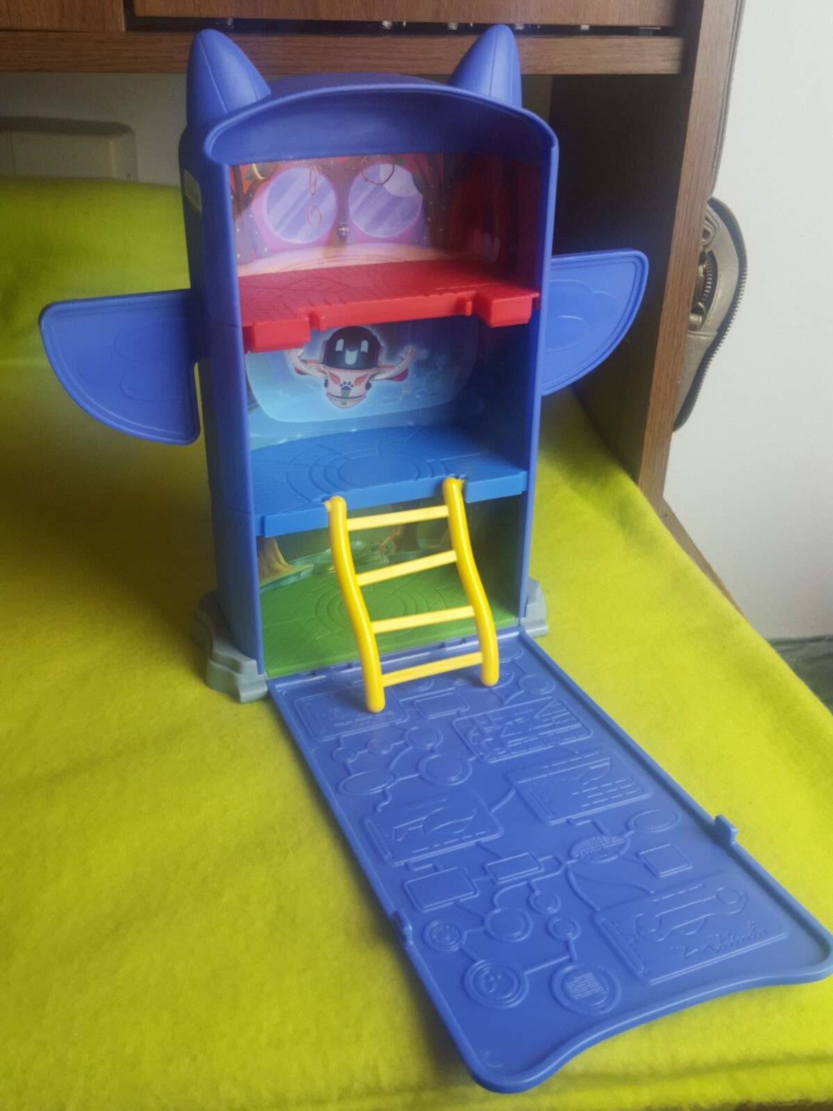 Picture 4 of 10
