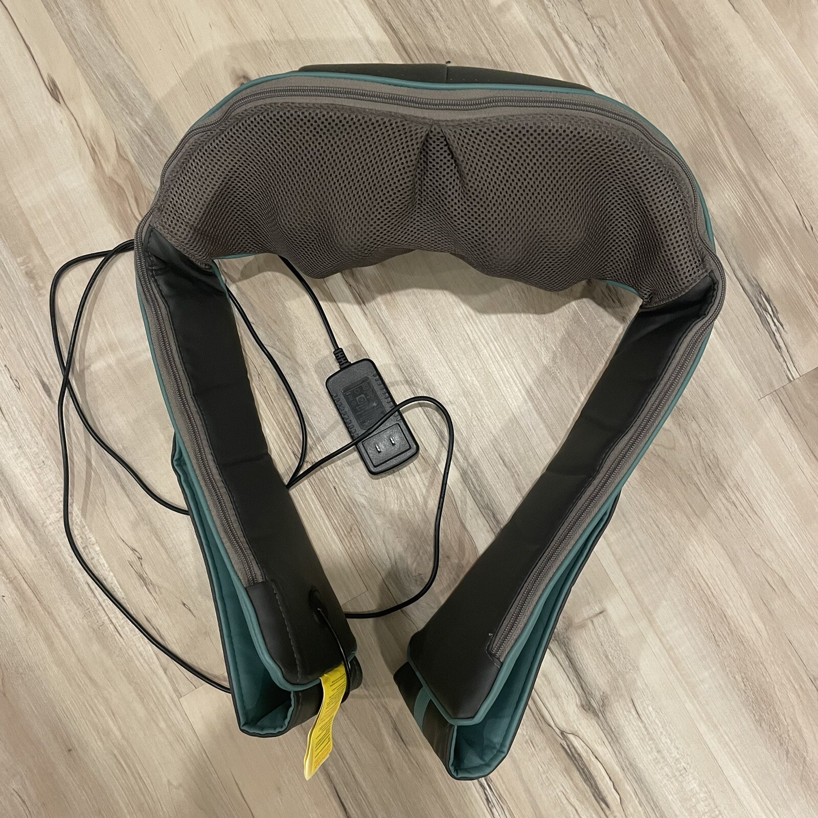 TruMedic IS2000 InstaShiatsu Neck and Back Massager with Heat WORKS