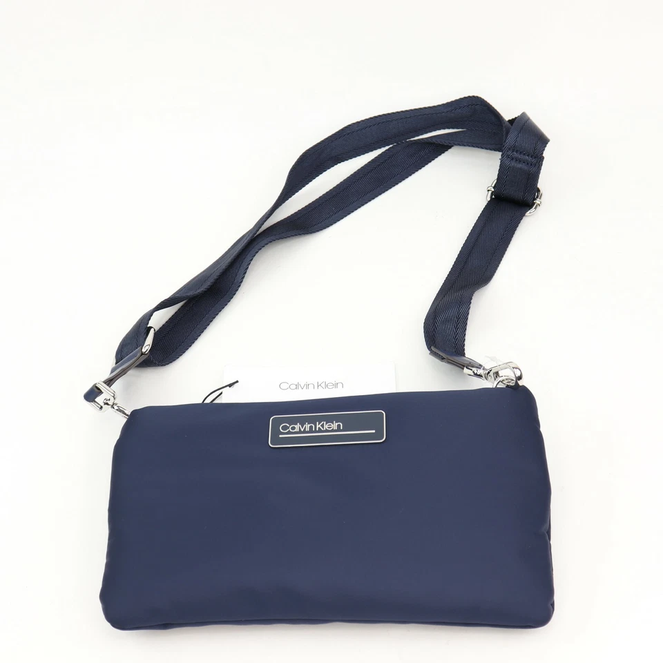 Bandolera de nailon Calvin Klein Jaina azul marino  Foto 2 de 4