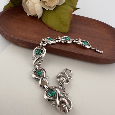 SIGNED ~ CROWN TRIFARI ~ PAT PEND ~ VINTAGE EMERALD RHINESTONE SILVER BRACELET