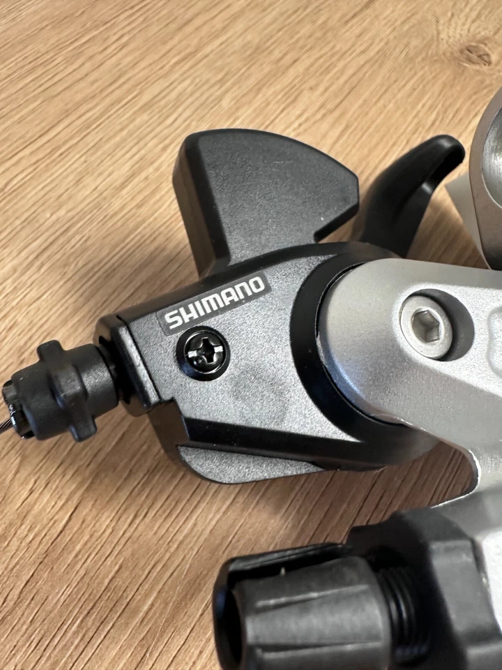 Retro Parts NOS Shimano Alivio ST-MC18 Brake Levers And Shifters Set 3x8S. - Image 4 of 4