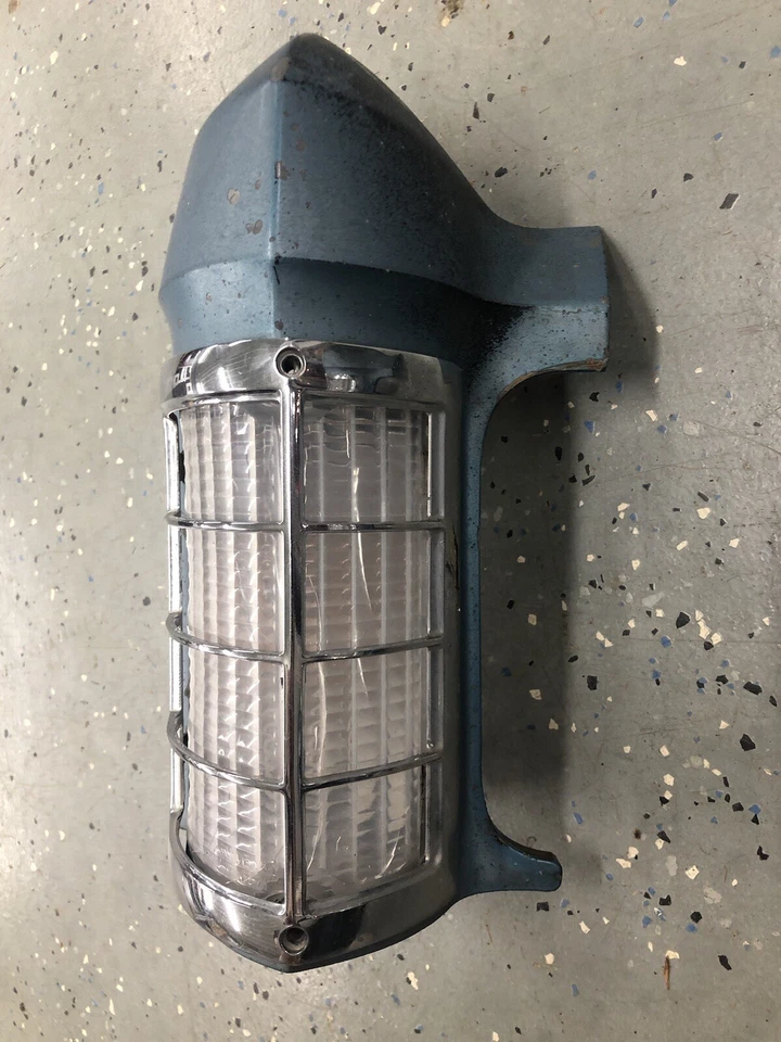 Chevrolet Impala Caprice 1971 extensiones de guardabarros delantero con luces y parrillas Donk Foto 3 de 4