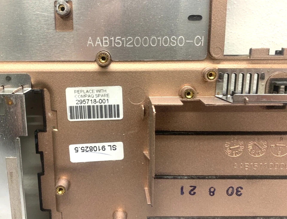 HP Compaq Evo N1015v  - Bottom Panel Assembly   P/N: 311624-001 - Image 4 of 4