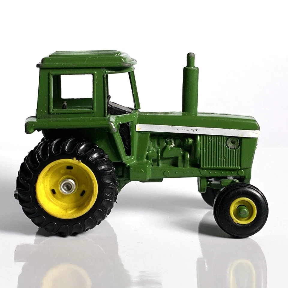 Tractor agrícola John Deere vintage Ertl “Farm Machinery of World” 1/64 verde #1619 Foto 2 de 4