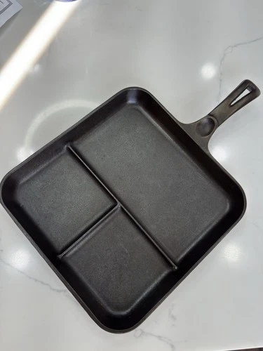 Wagner Ware Sidney O Bacon Egg Cast Iron Square Skillet Vintage Model #1101D