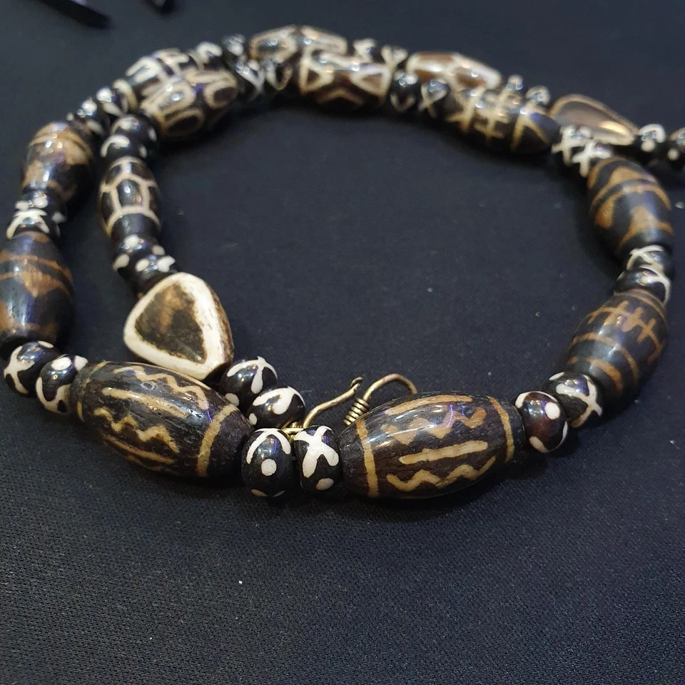 Burmese Pumtek Petrified Wood Bead Necklace: South Asian Dzi Patterns - Image 2 of 4