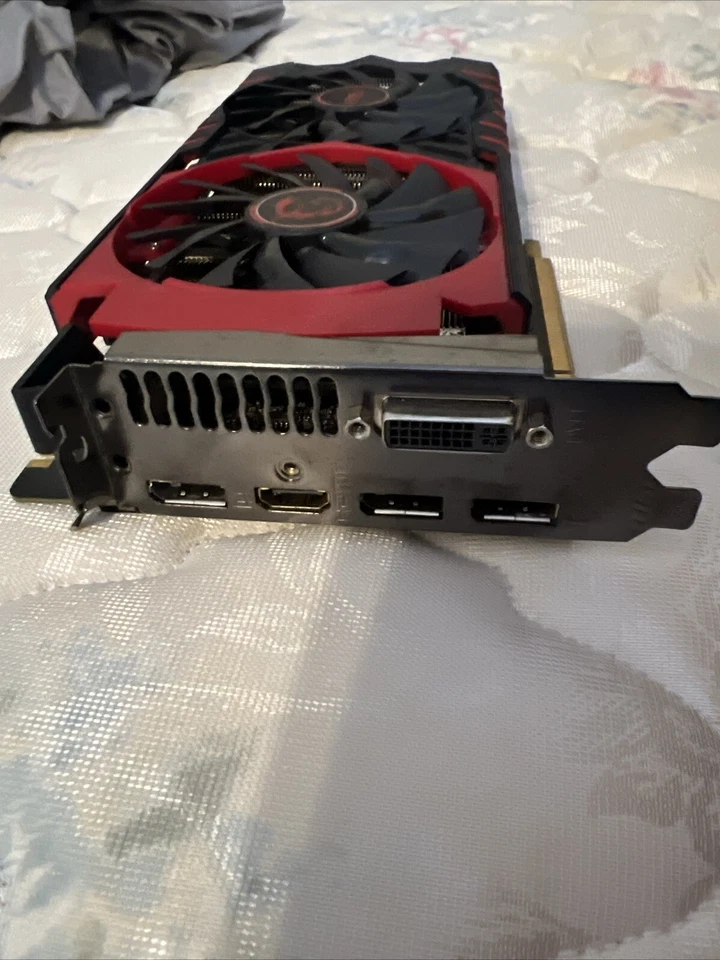 Tarjeta de gráficos MSI NVIDIA GeForce GTX 980 Ti 6 GB GDDR5 (V323-001R) Foto 3 de 4