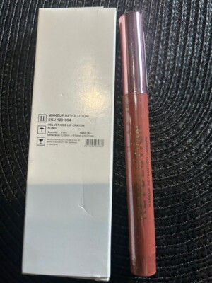 Set of 3 Makeup Revolution UK VELVET KISS LIP CRAYON- Color FLING