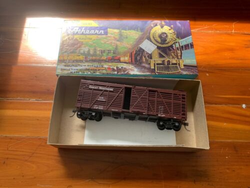 Athearn Trains Authentic Miniature Great Northern Freight Car 55400 in box new - Picture 1 of 4
