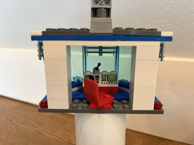 LEGO CITY: Airport (3182) 99% Complete; All minifigs