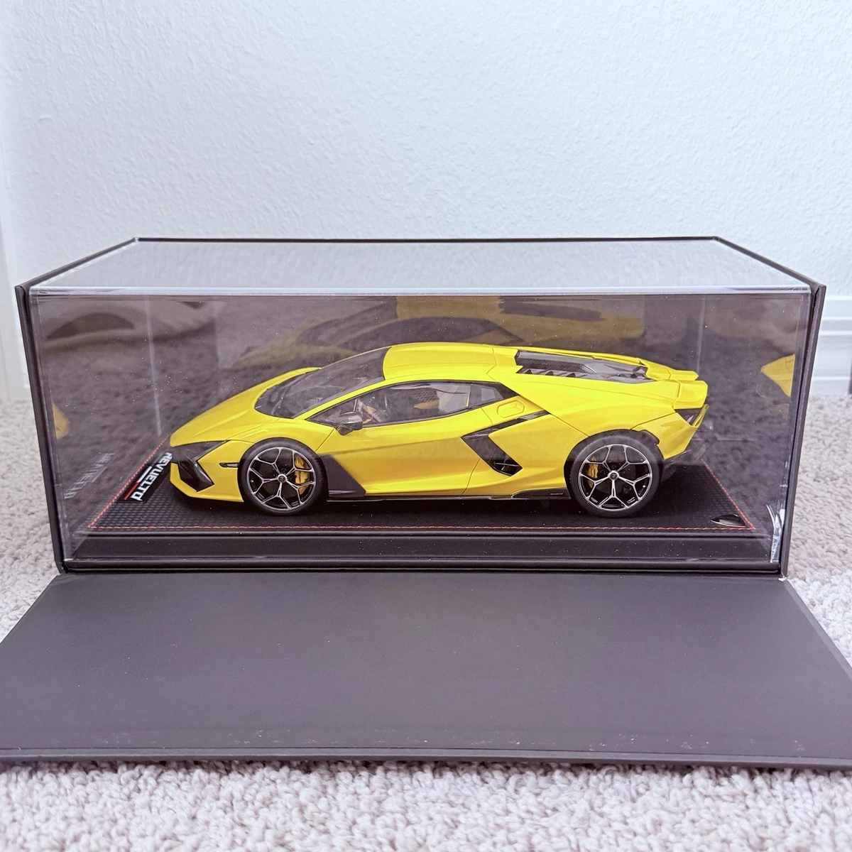 25+ MR Collection Lamborghini Diecast & Toy 1:18 for sale