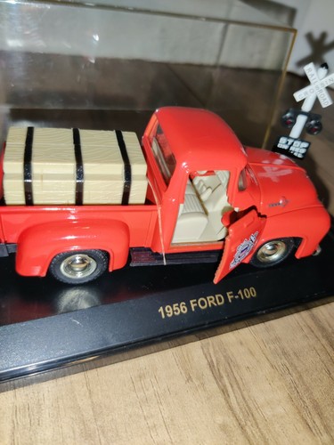 1998 Road Champs United States Coast Guard 1956 Ford F-150 Diecast Truck - Picture 8 of 9