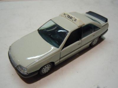 Seltenes Opel Omega A Taxi Modell von Gama in 1:43 OVP neu