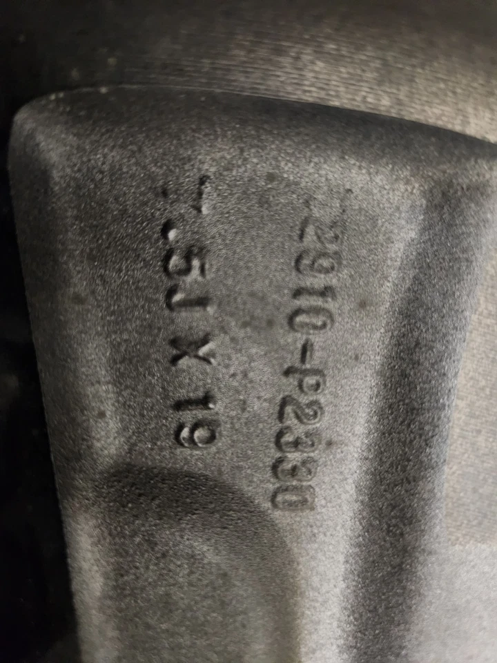 Kia Sorento 2021-2023  19" OEM Wheel Rim 52910P2310 Genuine  Machined Gray - Image 2 of 4